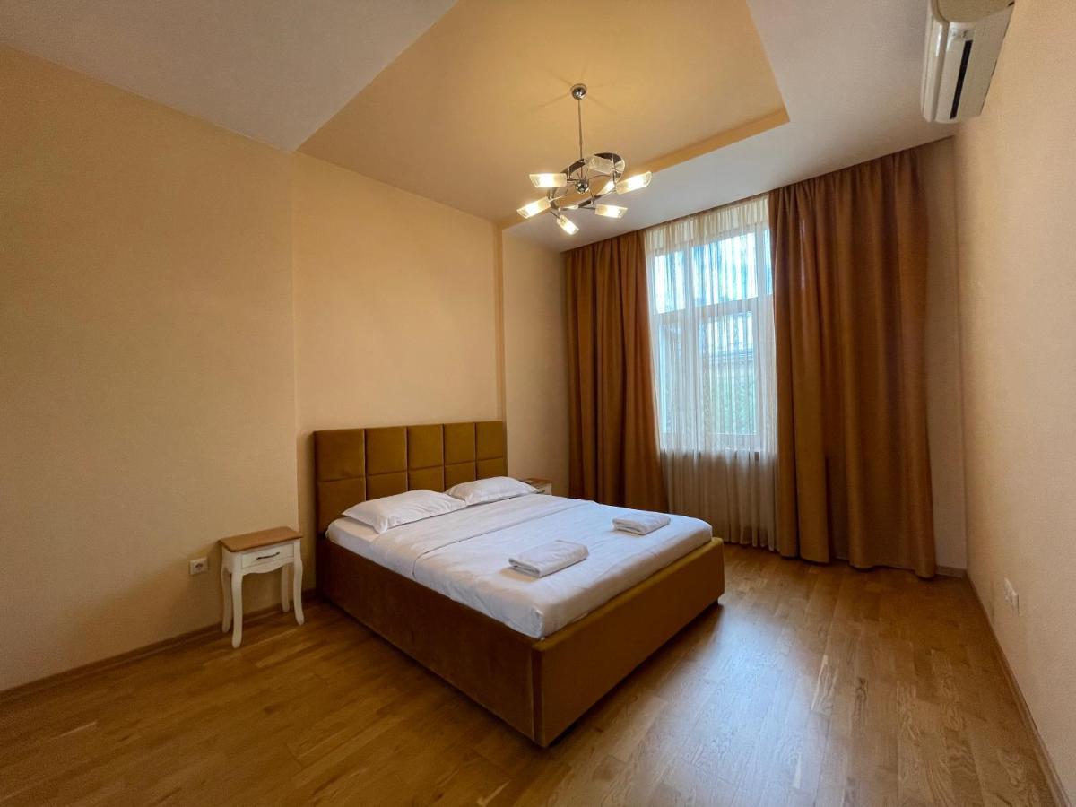 Avangard Qn Romana 26 Apart Lwów Zewnętrze zdjęcie